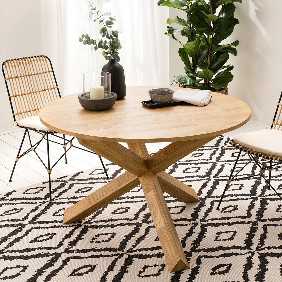 NordicStory Round dining table solid wood