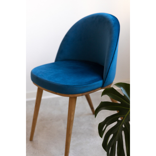 Pack of 2 or 4 Clara Dining Chairs, Solid Oak Wood Frame, Upholstered in Monako Blue | NordicStory