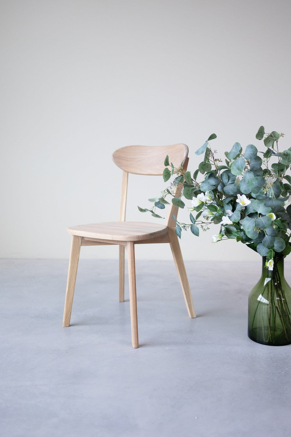 Pack of 2 or 4 Solid Oak Dining Chairs Isku | NordicStory