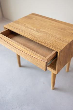 NordicStory Bedside table in solid oak wood