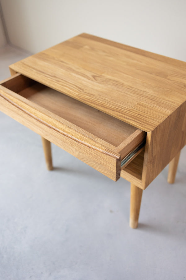 NordicStory Bedside table in solid oak wood