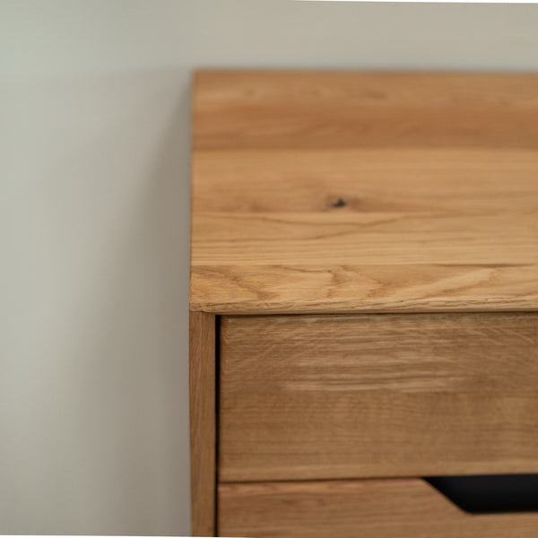 NordicStory Bremen 2 solid oak sideboard, 135 x 42 x 90 cm.