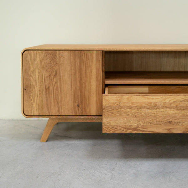 NordicStory TV stand in solid oak Geneva 2, 180 x 45 x 55 cm.