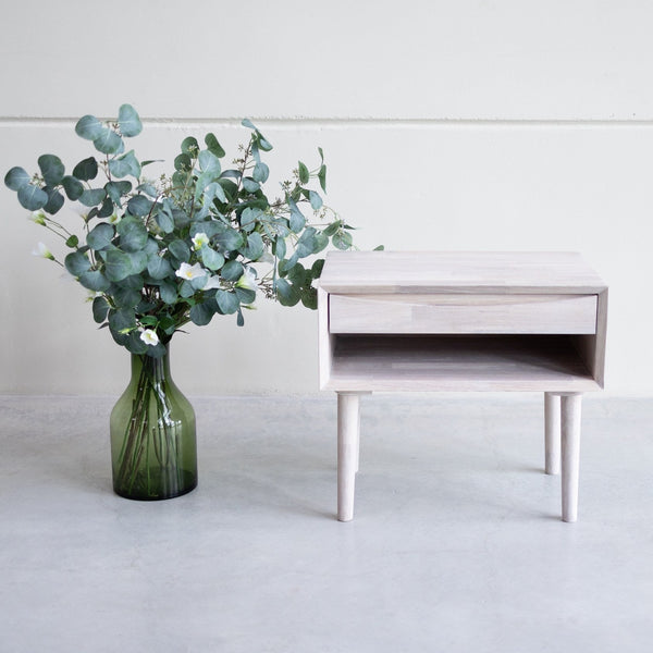 NordicStory Bedside table in solid oak wood