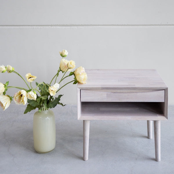 NordicStory Bedside table in solid oak wood