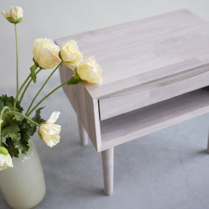 NordicStory Bedside table in solid oak wood