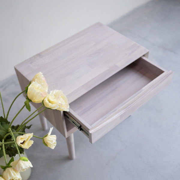 NordicStory Bedside table in solid oak wood