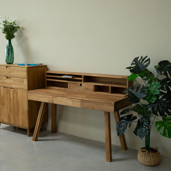 NordicStory Einstein 2 solid oak desk with floating shelf 140 x 55 x 106 cm (140 x 55 x 106 cm).
