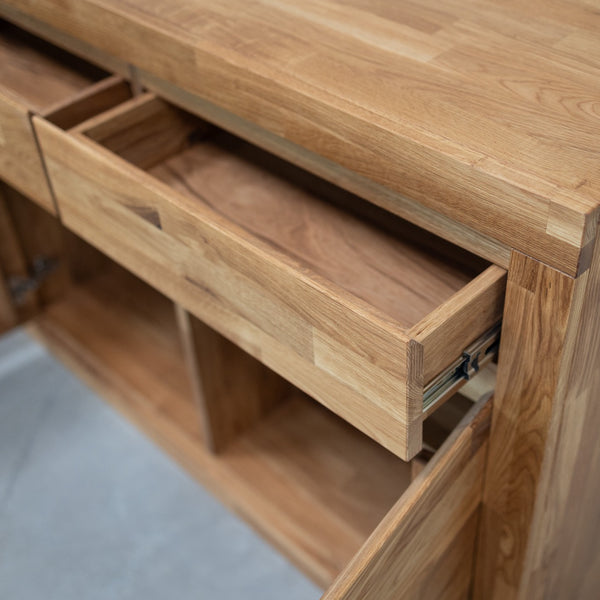 Utah solid oak dresser chest of drawers