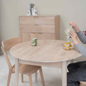 Round extendable dining table in solid oak Escandi 3, 100-130 x 100 x 75 cm | NordicStory