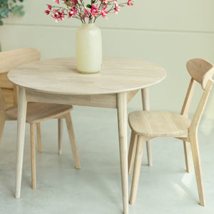 Round extendable dining table in solid oak Escandi 3, 100-130 x 100 x 75 cm | NordicStory