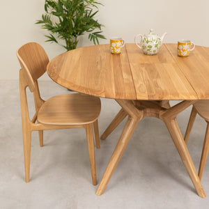 Round extendable dining table in solid oak Carmen | NordicStory