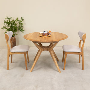 Round extendable dining table in solid oak Carmen | NordicStory