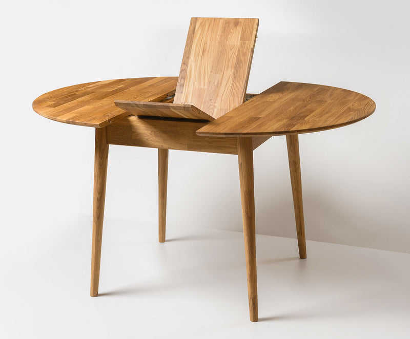 Assembly of the extendable dining table 