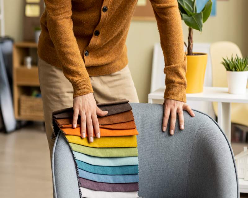 how to decorate a wooden chair