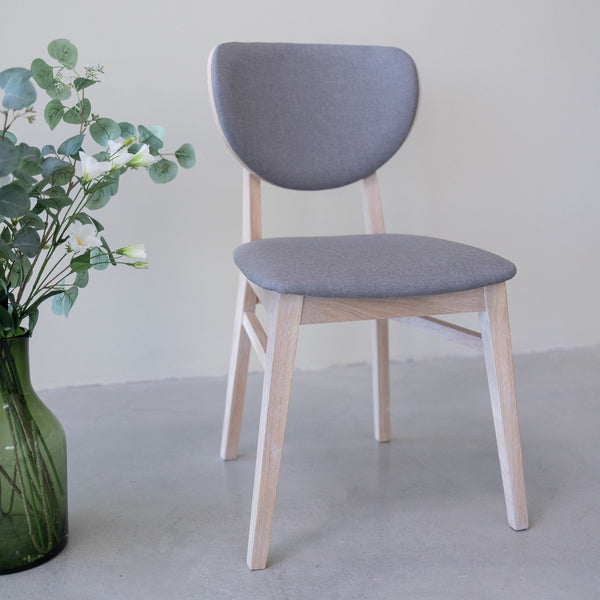 Pack of 2 or 4 Nova Dining Chairs, Solid Bleached Oak Frame | NordicStory