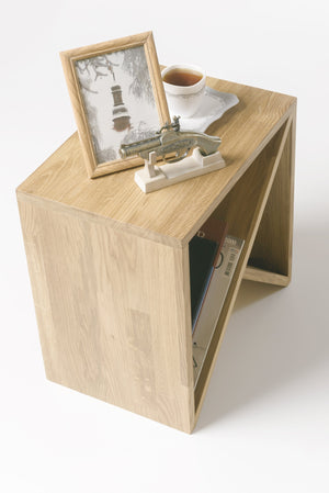 Side table, solid oak bedside table Denmark, 45 x 30 x 45 cm. | NordicStory