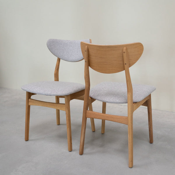 Pack of 2 or 4 Maxwell Solid Oak Dining Chairs, upholstered in Grey | VESKOR