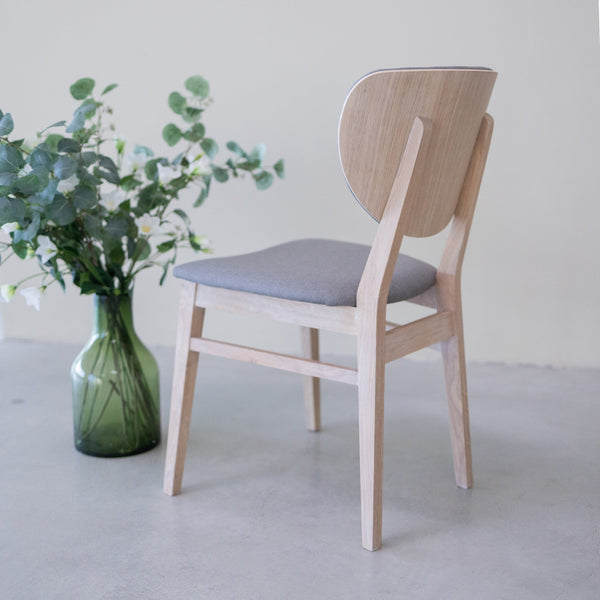 Pack of 2 or 4 Nova Dining Chairs, Solid Bleached Oak Frame | NordicStory