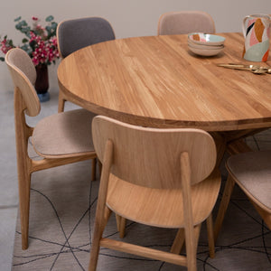 NordicStory Holger round extendable dining table in solid oak