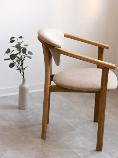 Pack of 2 or 4 Alexis Dining Chairs, Solid Oak Frame, Beige Upholstery | NordicStory