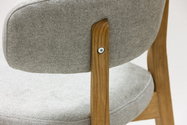 Pack of 2 or 4 Claus Solid Oak Dining Chairs, Gray or Brown upholstery | VESKOR