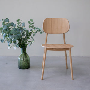 Pack of 2 or 4 Varde Dining Chairs, Solid Oak Wood Frame | NordicStory