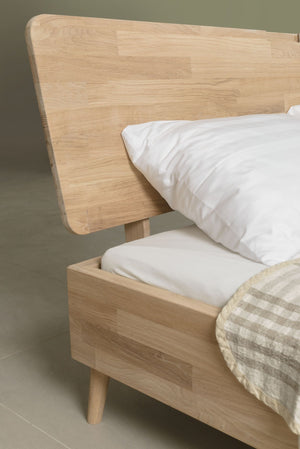 Escandi oak solid wood bed, 140 x 200 cm / 160 x 200 cm / 180 x 200 cm | NordicStory