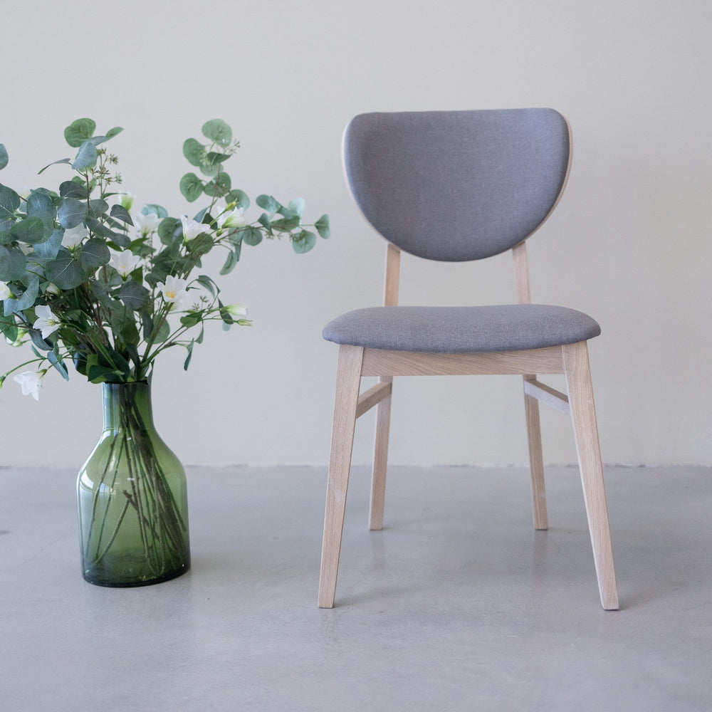 Pack of 2 or 4 Nova Dining Chairs, Solid Bleached Oak Frame | NordicStory