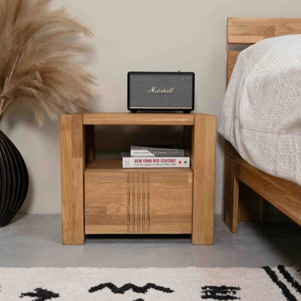 Bedside table made of solid oak Valencia, 52,8 x 40 x 45 cm. | NordicStory