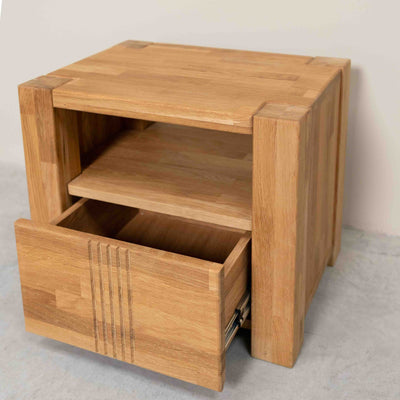 Bedside table made of solid oak Valencia, 52,8 x 40 x 45 cm. | NordicStory