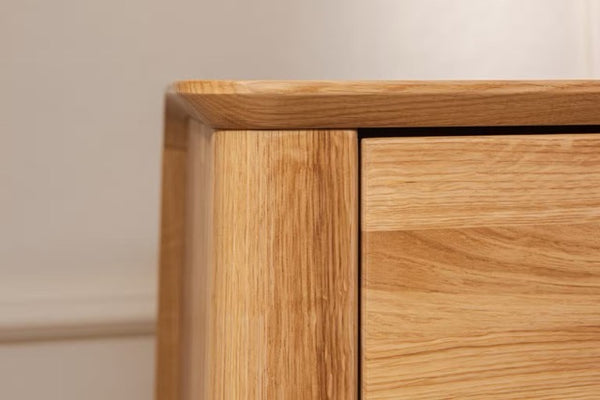 Solvig solid oak bedside table, 50 x 41 x 50 cm. | NordicStory