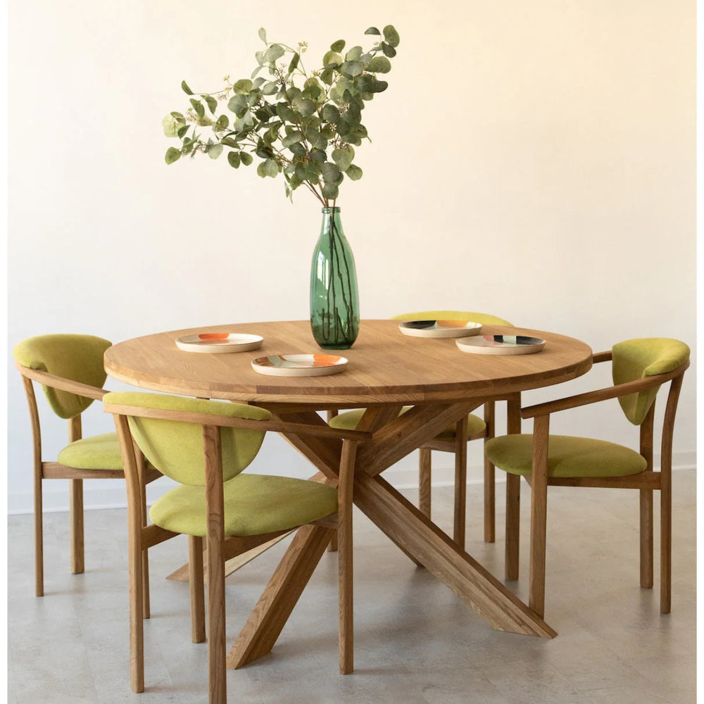 Round extendable dining table in solid oak Holger : NordicStory