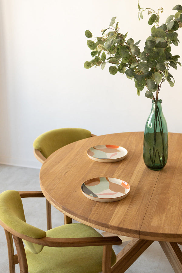 NordicStory Holger round extendable dining table in solid oak 140-190 x 140 x 76cm.
