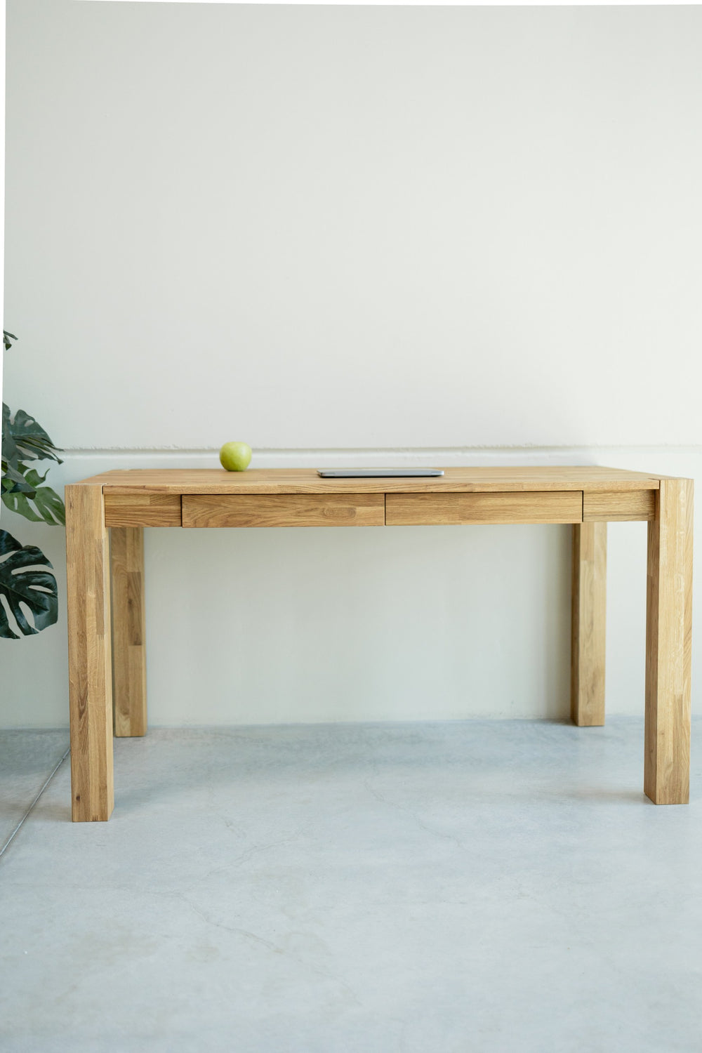 NordicStory Sustainable oak solid wood desk table