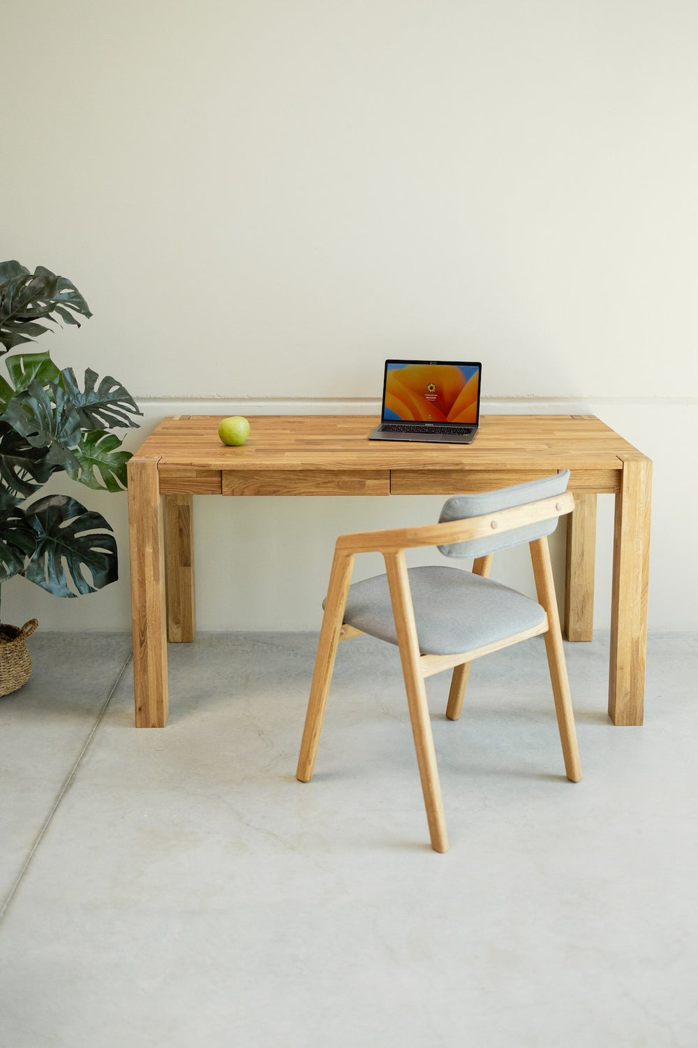 NordicStory Sustainable oak solid wood desk table