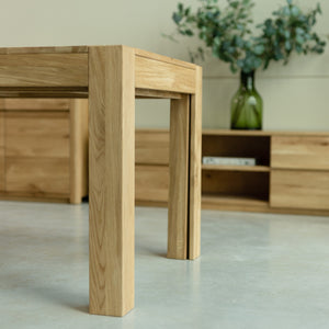 NordicStory Extending dining table made of solid oak wood 