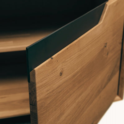 NordicStory_Vitrine_of_maciza_wood_sustainable_oak_stool_for_the_salon
