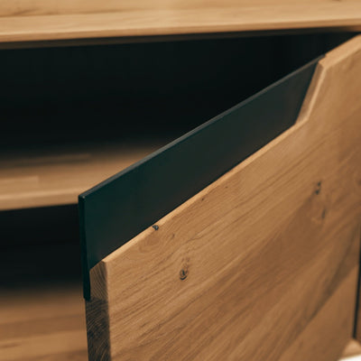 NordicStory_Vitrine_of_wood_maciza_oak_sustainable_vitrine_modern_vitrine