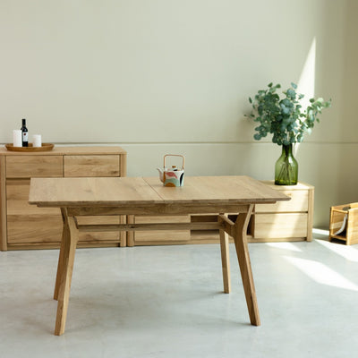 NordicStory Harold extendable dining table in solid oak