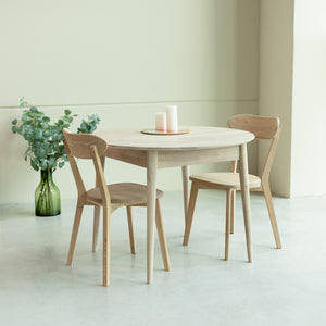 NordicStory Extending dining table made of solid oak wood 