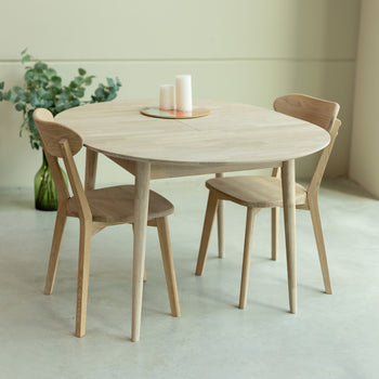 NordicStory Round extendable dining table in solid oak wood