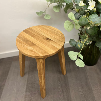 NordicStory Pack of 2 or 4 Solid Oak Wood Dining Stools Diana