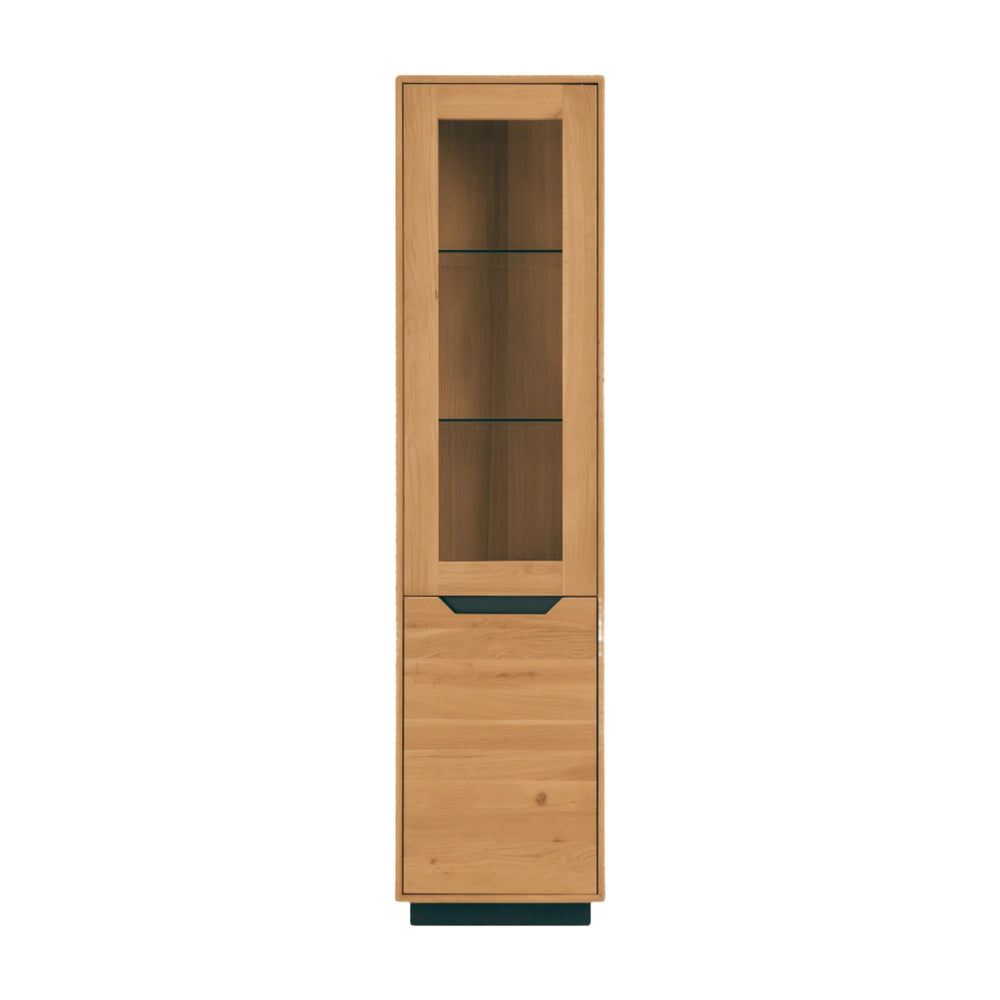 NordicStory_Vitrine_of_maciza_wood_sustainable_oak_stool_for_the_salon