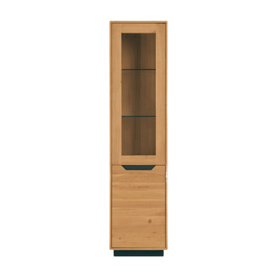NordicStory_Vitrine_of_maciza_wood_sustainable_oak_stool_for_the_salon