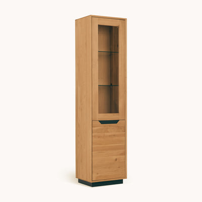 NordicStory_Vitrine_of_maciza_wood_sustainable_oak_stool_for_the_salon