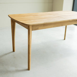  NordicStory Extending dining table in solid sustainable oak wood
