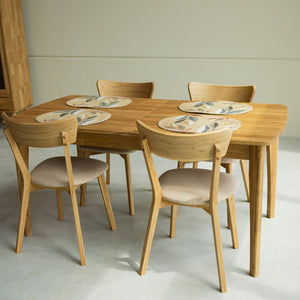  NordicStory Extending dining table in solid sustainable oak wood