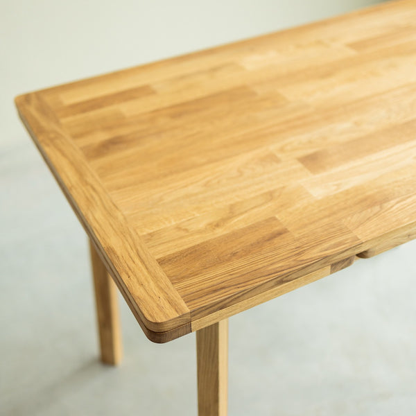 NordicStory Extending dining table in solid sustainable oak wood