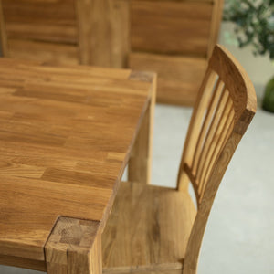 Extending dining table in solid sustainable oak wood